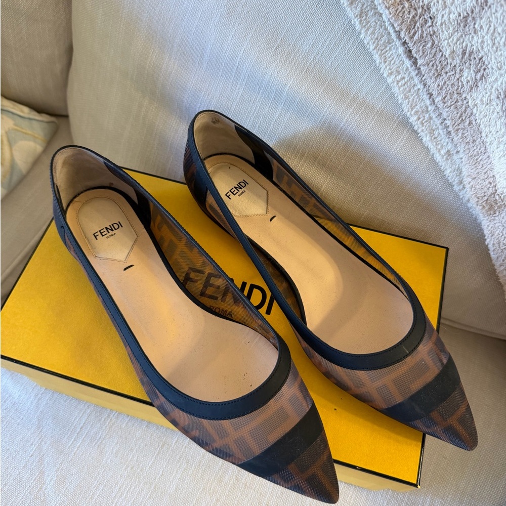 Fendi Women's Black and Brown Patterned Flats